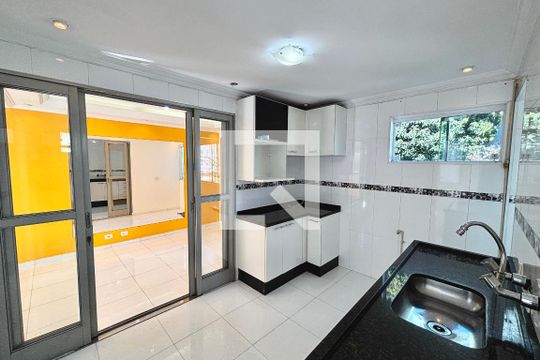 Cozinha de apartamento para alugar com 2 quartos, 59m² em Cohab Padre Manoel da Nobrega, São Paulo