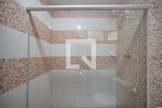 Banheiro da Suíte 1 de casa para alugar com 3 quartos, 240m² em Campeche, Florianópolis
