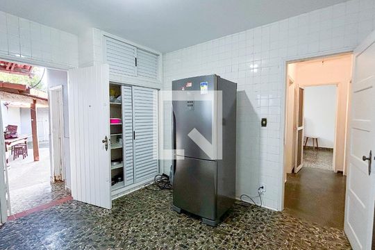 Cozinha de casa para alugar com 4 quartos, 479m² em Centro, Rio das Ostras