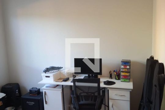Quarto de casa à venda com 2 quartos, 105m² em Rio Branco, Canoas