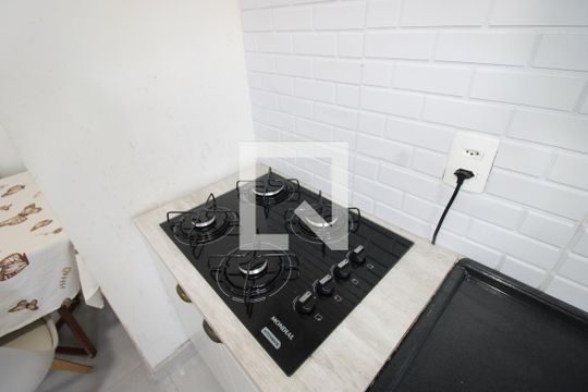 Sala e Cozinha de apartamento para alugar com 1 quarto, 26m² em Guaianases, São Paulo