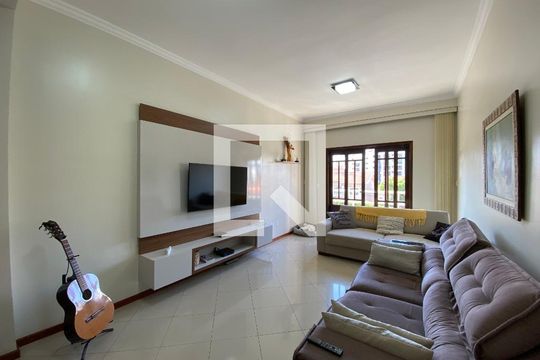 Sala de casa à venda com 3 quartos, 175m² em Rio Pequeno, São Paulo
