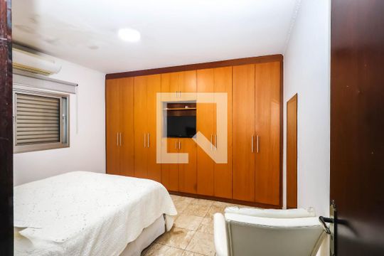 Quarto 1 de casa à venda com 3 quartos, 200m² em Ipiranga, São Paulo