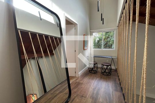 Sala 2 de casa de condomínio para alugar com 2 quartos, 100m² em Itacorubi, Florianópolis