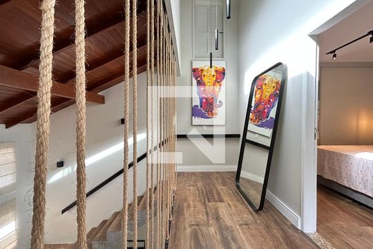Sala 2 de casa de condomínio para alugar com 2 quartos, 100m² em Itacorubi, Florianópolis