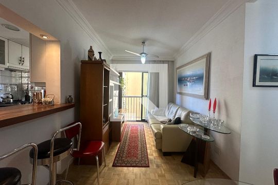 Sala de apartamento à venda com 2 quartos, 75m² em Alphaville Industrial, Barueri