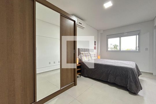 Suíte  de apartamento para alugar com 1 quarto, 60m² em Ingleses Norte, Florianópolis