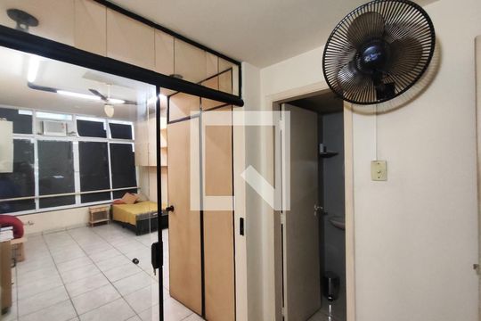 Studio de kitnet/studio para alugar com 1 quarto, 25m² em Copacabana, Rio de Janeiro