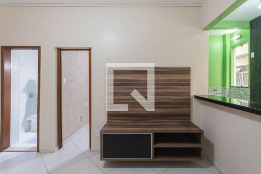 Sala de apartamento para alugar com 1 quarto, 42m² em Tijuca, Rio de Janeiro