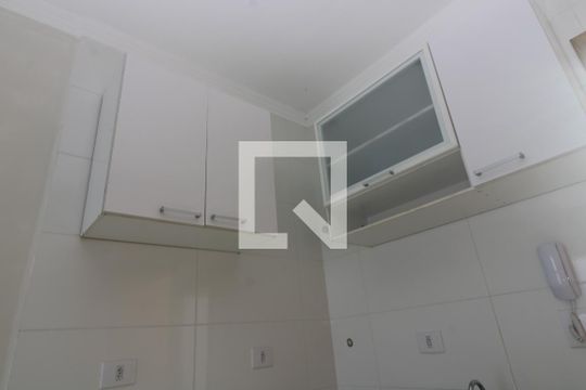 Sala / Cozinha de apartamento para alugar com 2 quartos, 40m² em Vila Lais, São Paulo