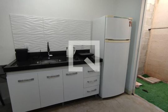 Kitnet/Studio para alugar com 1 quarto, 20m² em Parque das Laranjeiras, Goiânia
