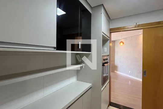 Apartamento para alugar com 2 quartos, 70m² em Vila Itapura, Campinas