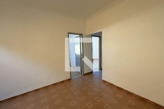 Sala de casa para alugar com 2 quartos, 55m² em Marechal Hermes , Rio de Janeiro