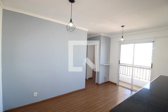 Sala / Cozinha de apartamento para alugar com 2 quartos, 49m² em Vila Roque, São Paulo