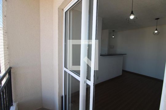 Sala / Cozinha - Varanda de apartamento para alugar com 2 quartos, 49m² em Vila Roque, São Paulo