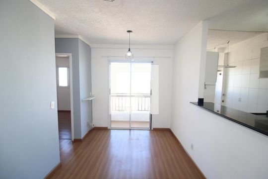 Sala / Cozinha de apartamento para alugar com 2 quartos, 49m² em Vila Roque, São Paulo