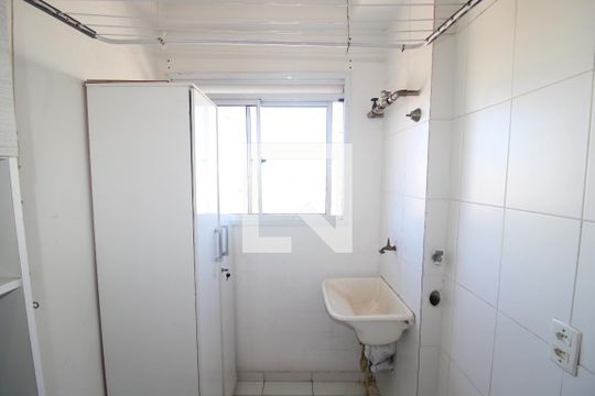 Sala / Cozinha de apartamento para alugar com 2 quartos, 49m² em Vila Roque, São Paulo