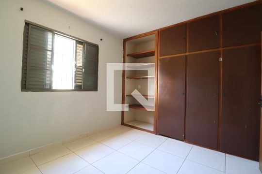 Suíte de casa para alugar com 5 quartos, 250m² em Nossa Senhora Aparecida, Uberlândia