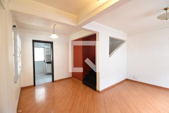 Sala de casa de condomínio à venda com 3 quartos, 120m² em Bacacheri, Curitiba