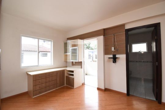 Suíte de casa de condomínio à venda com 3 quartos, 120m² em Bacacheri, Curitiba