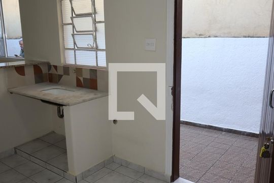 Cozinha de casa para alugar com 1 quarto, 60m² em Vila California, São Paulo