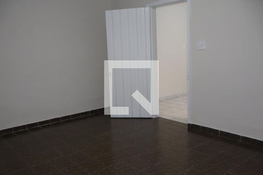 Quarto de casa para alugar com 1 quarto, 60m² em Vila California, São Paulo
