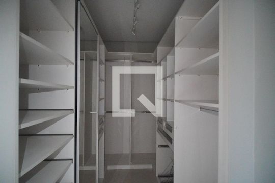 Closet da suíte de apartamento para alugar com 2 quartos, 109m² em Centro, Novo Hamburgo