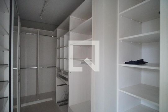 Closet da suíte de apartamento para alugar com 2 quartos, 109m² em Centro, Novo Hamburgo