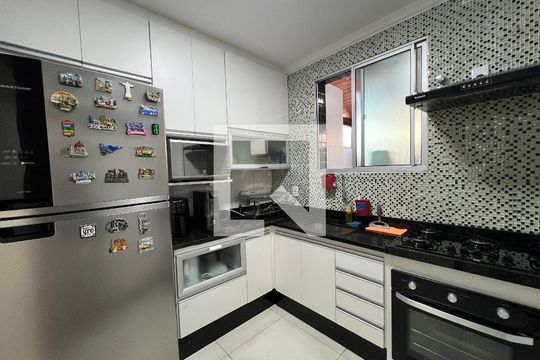 Cozinha de apartamento à venda com 2 quartos, 75m² em Paquetá, Belo Horizonte