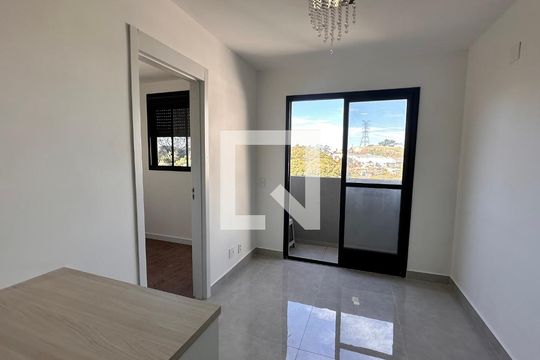 Apartamento para alugar com 2 quartos, 38m² em Jardim São Luís, São Paulo