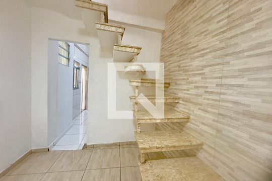 Sala de casa para alugar com 2 quartos, 43m² em Cidade Parque Alvorada, Guarulhos