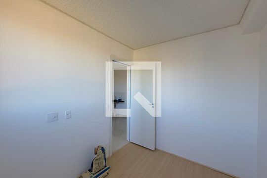 Quarto 1 de apartamento para alugar com 2 quartos, 34m² em Jardim São Luís, São Paulo