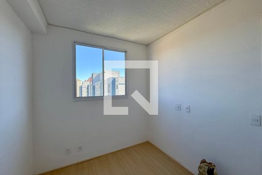 Quarto 1 de apartamento para alugar com 2 quartos, 34m² em Jardim São Luís, São Paulo