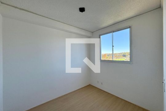 Quarto 1 de apartamento para alugar com 2 quartos, 34m² em Jardim São Luís, São Paulo