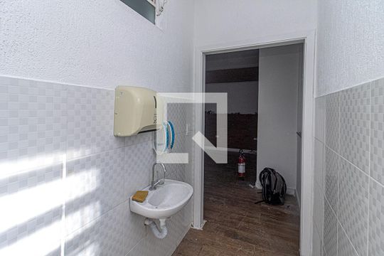 banheiro social_3 de casa à venda com 10 quartos, 560m² em Vila das Merces, São Paulo