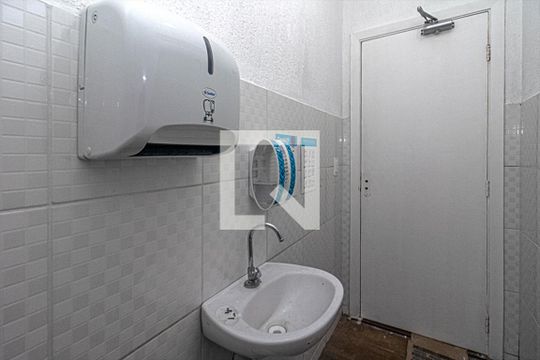 banheiro socia 2_3 de casa à venda com 10 quartos, 560m² em Vila das Merces, São Paulo