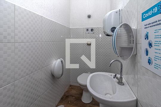 banheiro socia 2_2 de casa à venda com 10 quartos, 560m² em Vila das Merces, São Paulo