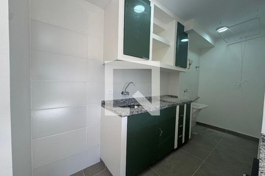 Cozinha de apartamento para alugar com 2 quartos, 42m² em Vila Osasco, Osasco