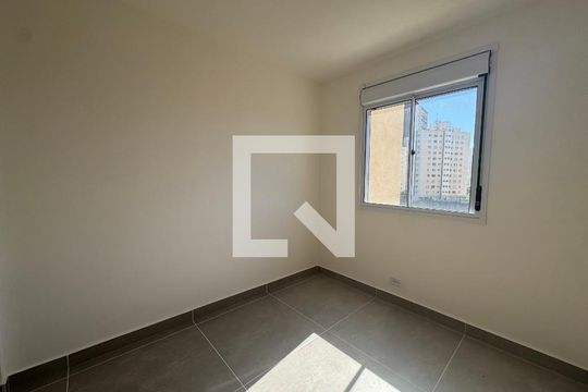 Quarto 2 de apartamento para alugar com 2 quartos, 42m² em Vila Osasco, Osasco