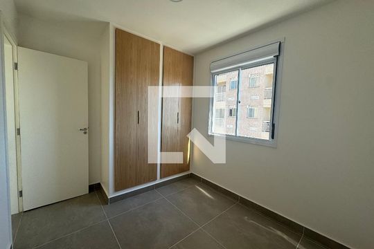 Quarto 1 de apartamento para alugar com 2 quartos, 47m² em Vila Osasco, Osasco