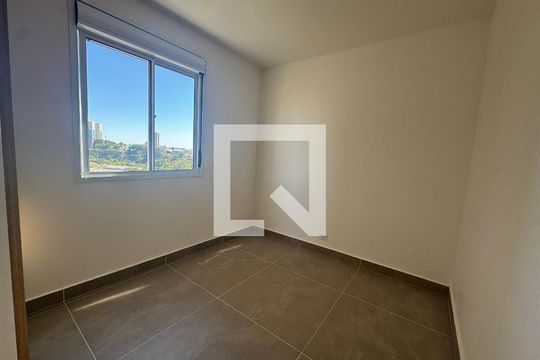 Quarto 1 de apartamento para alugar com 2 quartos, 47m² em Vila Osasco, Osasco