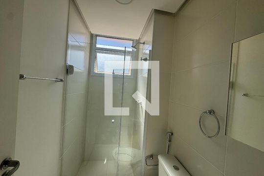 Banheiro de apartamento para alugar com 2 quartos, 47m² em Vila Osasco, Osasco
