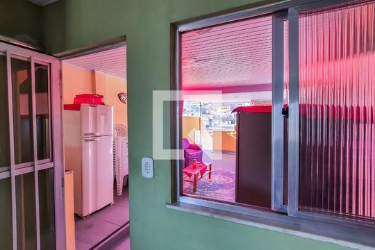 Casa à venda com 3 quartos, 130m² em Olaria, Rio de Janeiro