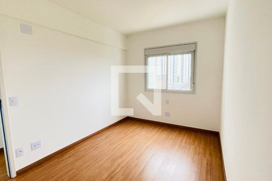 Quarto de apartamento para alugar com 2 quartos, 82m² em Parque Esplanada do Embu, Embu das Artes