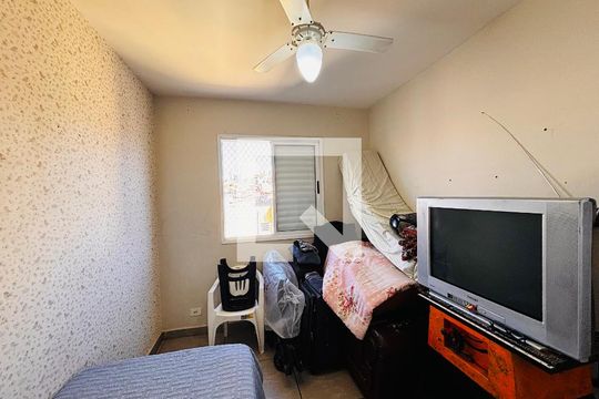 Quarto de apartamento para alugar com 2 quartos, 55m² em Conceicao, Osasco