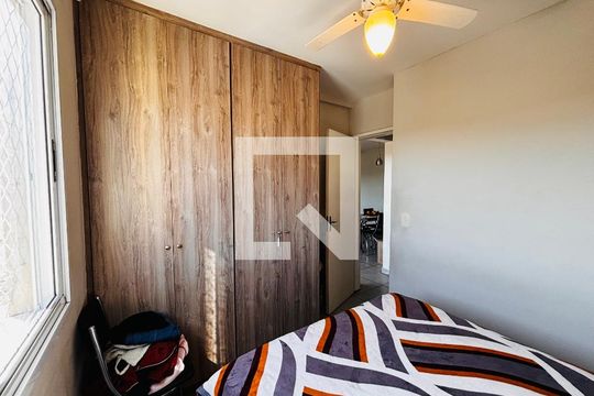 Quarto de apartamento para alugar com 2 quartos, 55m² em Conceicao, Osasco