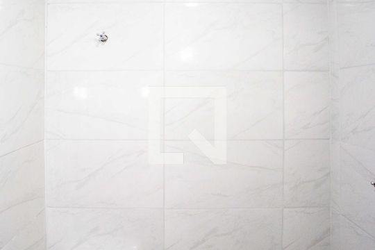 Banheiro da Suíte 1 de casa para alugar com 2 quartos, 152m² em Conceição, Diadema