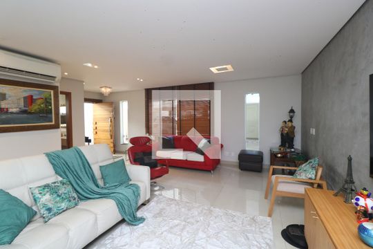 Sala de casa para alugar com 3 quartos, 400m² em Campestre, Santo André