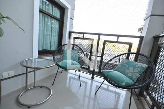 Sacada da Sala de casa à venda com 3 quartos, 253m² em Horto Florestal, São Paulo