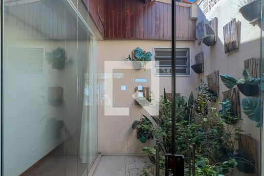 Sala de casa para alugar com 3 quartos, 233m² em Brooklin, São Paulo